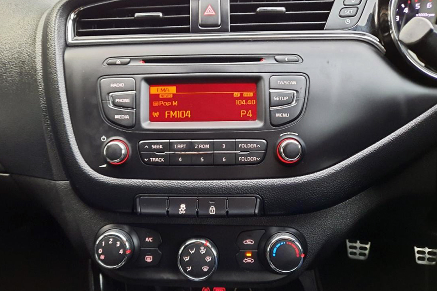 Kia Ceed RHD 2012-2017 Aftermarket Radio Upgrade