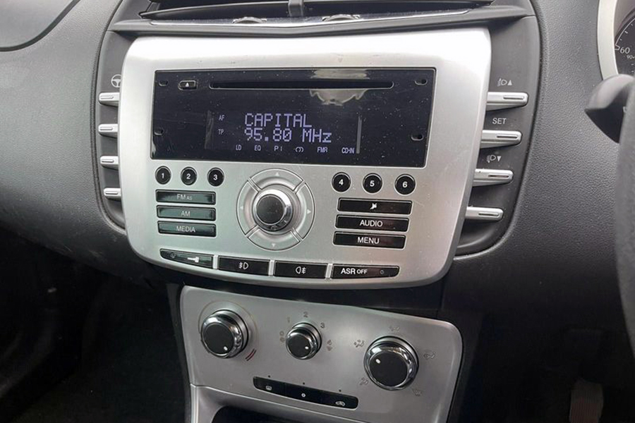 Lancia Delta 2009-2019 Aftermarket Radio Replacement